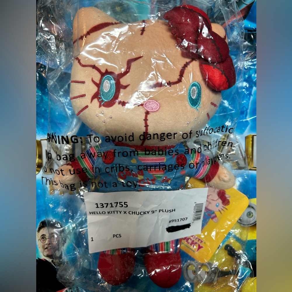HELLO KITTY CHUCKY PLUSH DOLL - Picture 4 of 5